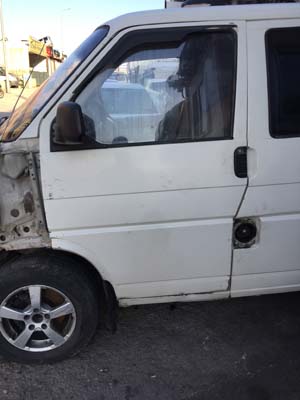 volkswagen transporter 1998-2000 çıkma yedek beyaz kapı